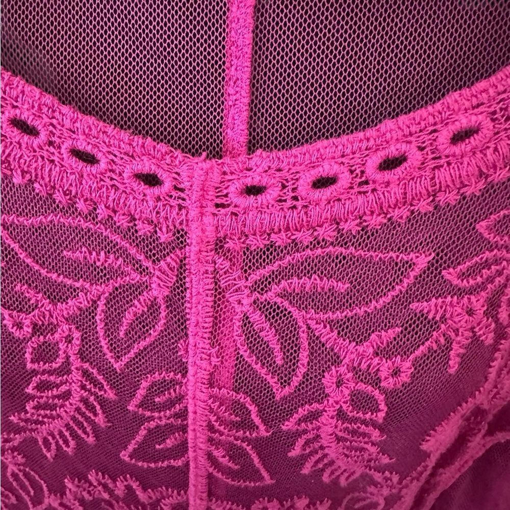Elegant Pink Lace / embroidered sheer Women's Top 3/4 sleeves size medium - Picture 3 of 5